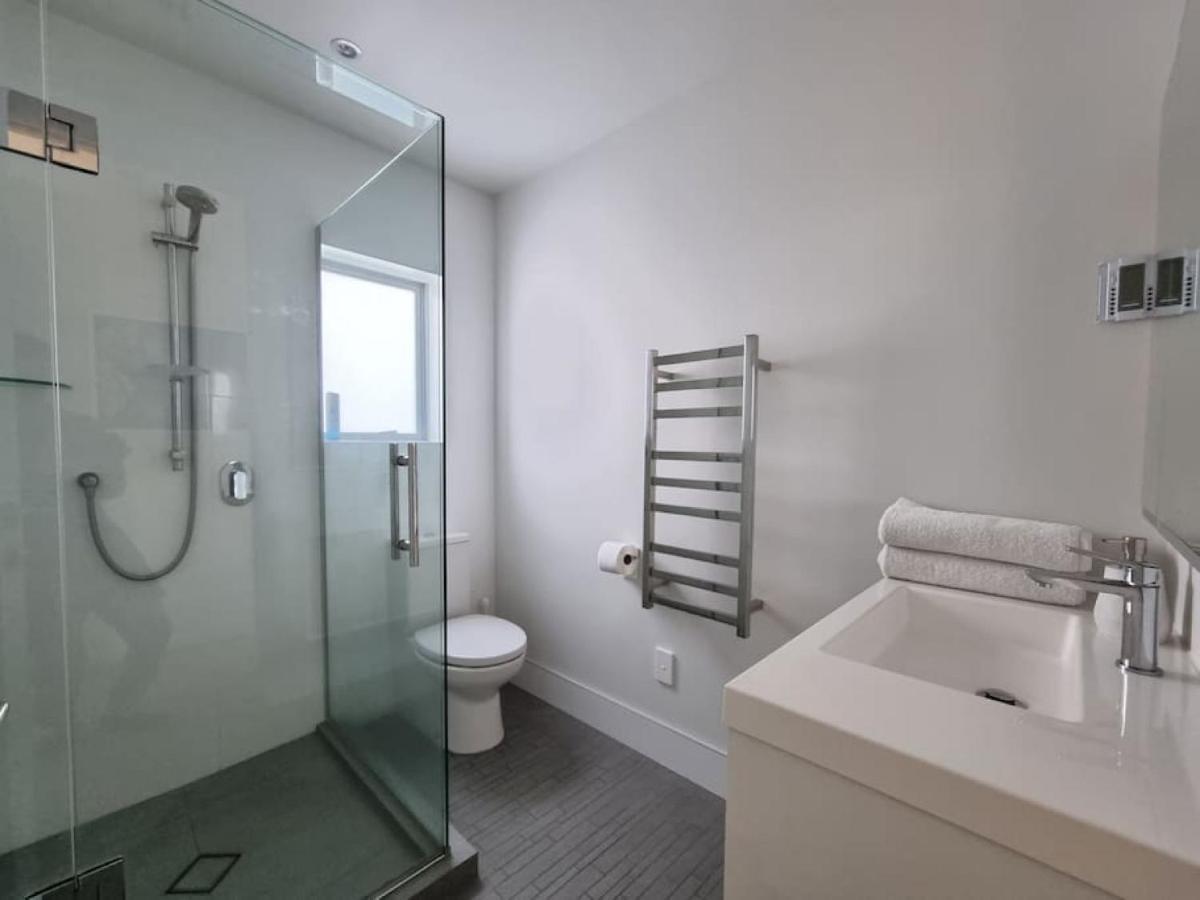Fabulous Castor Bay 1 Bedroom With Views And Skytv Auckland Bagian luar foto
