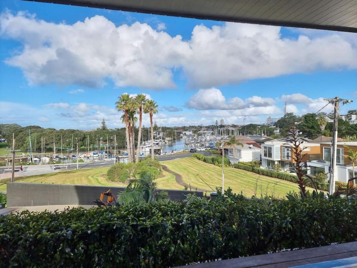 Fabulous Castor Bay 1 Bedroom With Views And Skytv Auckland Bagian luar foto
